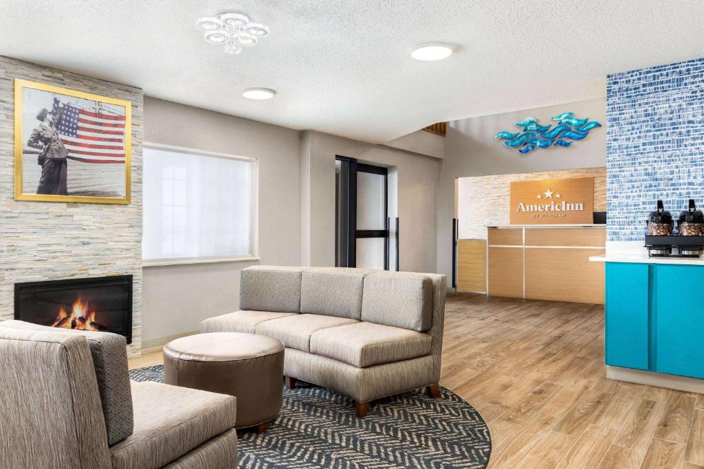 AmericInn by Wyndham Williamsburg photo 4