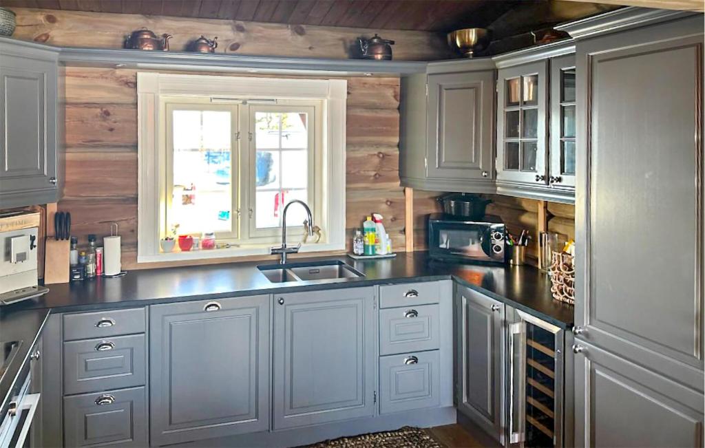 Awesome Home In Reinli With Kitchen photo 3