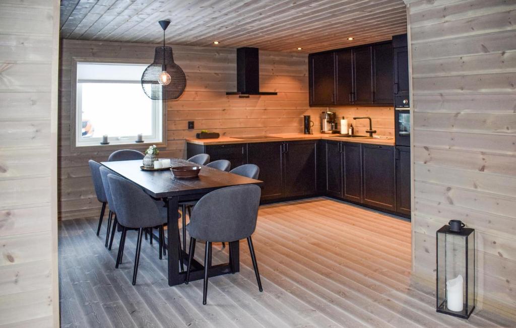 Gorgeous Home In Eggedal With House A Mountain View photo 4