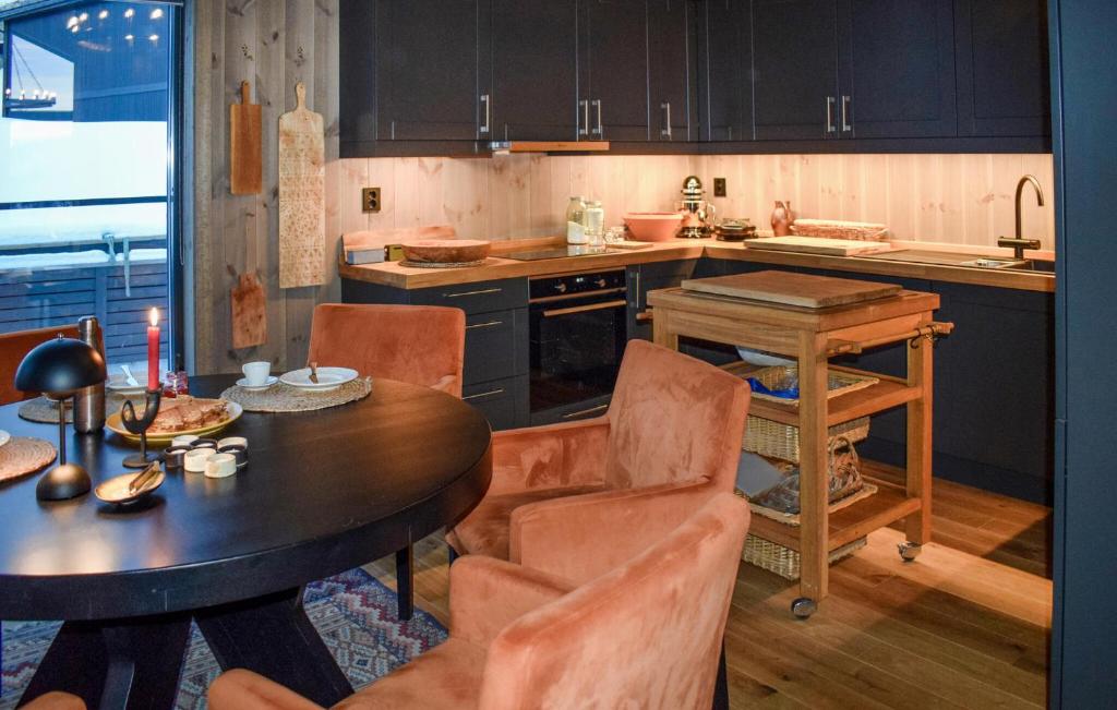 3 Bedroom Stunning Home In Noresund photo 3