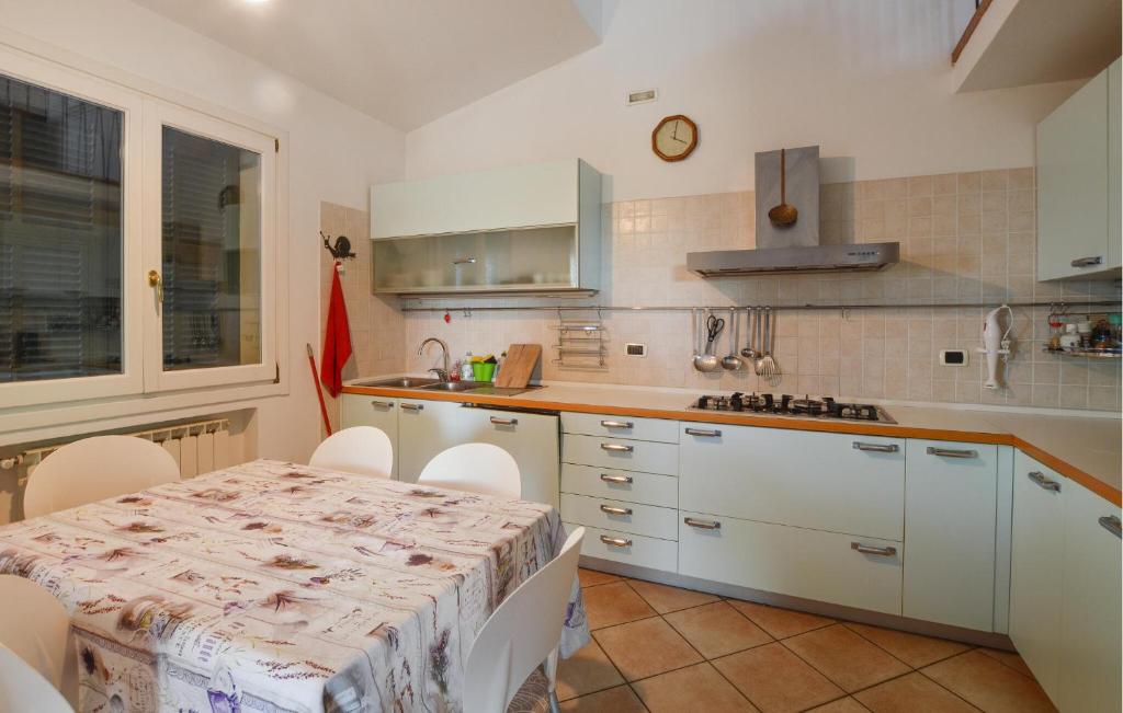 Stunning Home In Imperia With Outdoor Swimming Pool photo 2