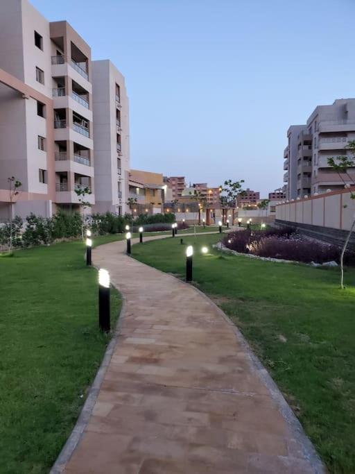 Stylish 3 bedroom apartment near pyramids photo 4