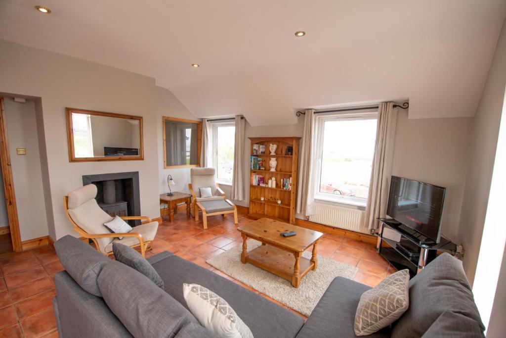 3 Fishery Cottages - 2 Bedroom house close to town