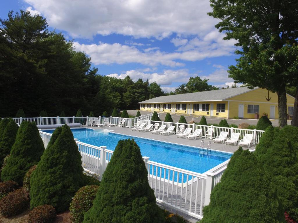High Seas Motel image