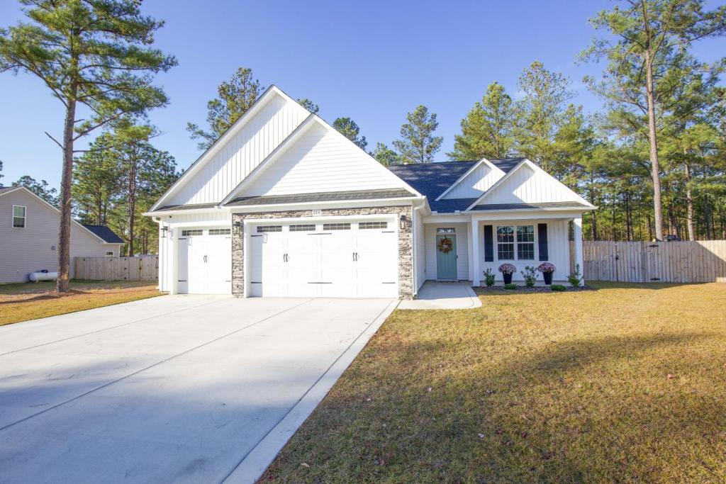 Sleeps 8- on Highway 5 photo 2