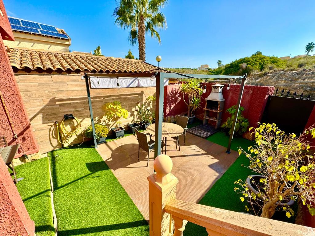 1 Casa y jardín - House & Garden -Gran Alacant Beach photo 2