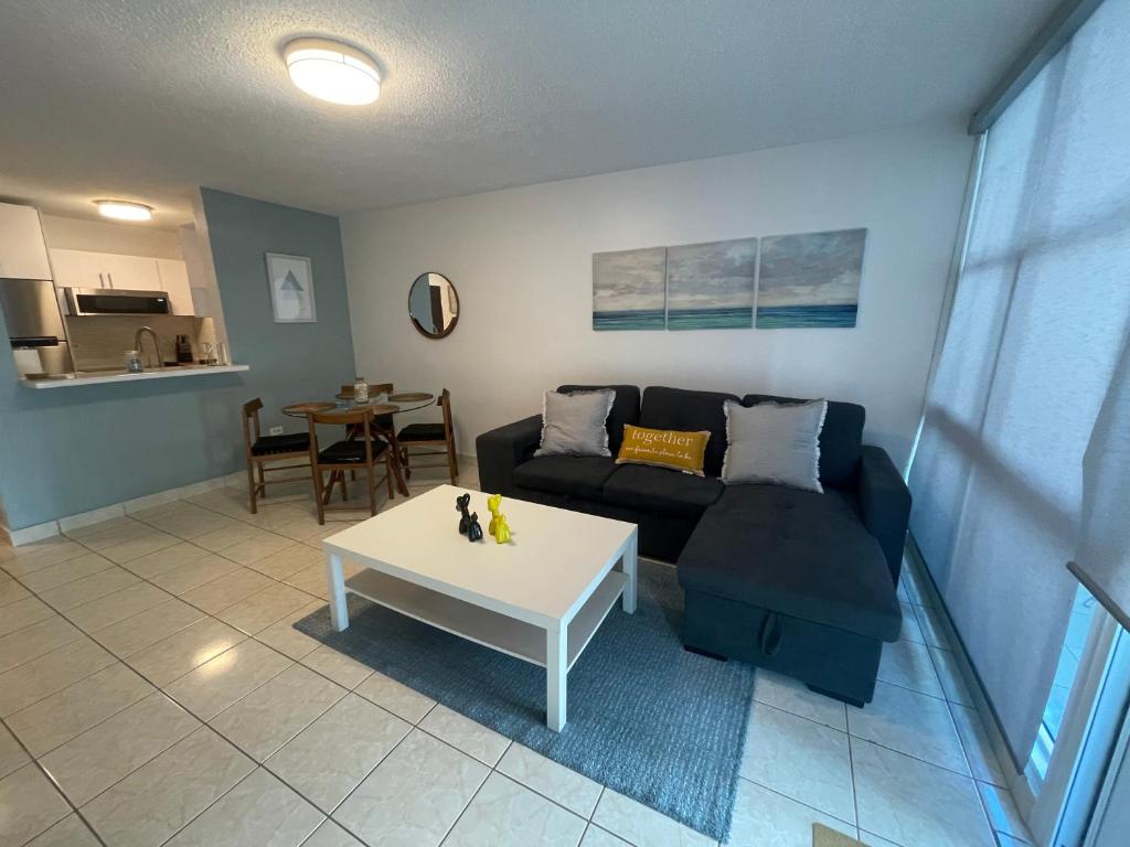 Isla Verde Beach Modern apartment photo 2