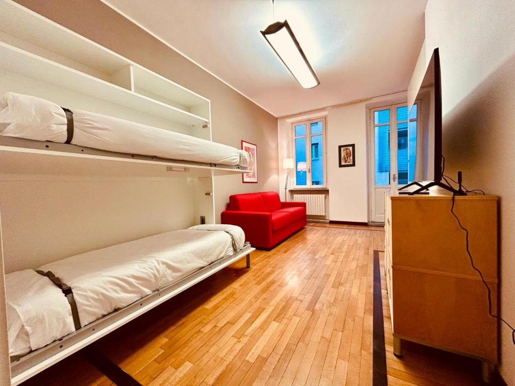 Double Room Apartment with AirCo, Parking, City Centre by Kibilù Affitti Brevi - Tap to explore photos