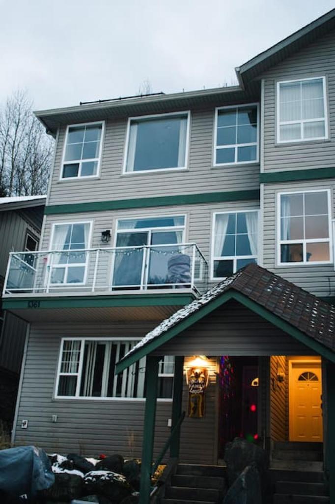 Burfield Lodge, Ski In Ski Out with Hot Tub photo 2