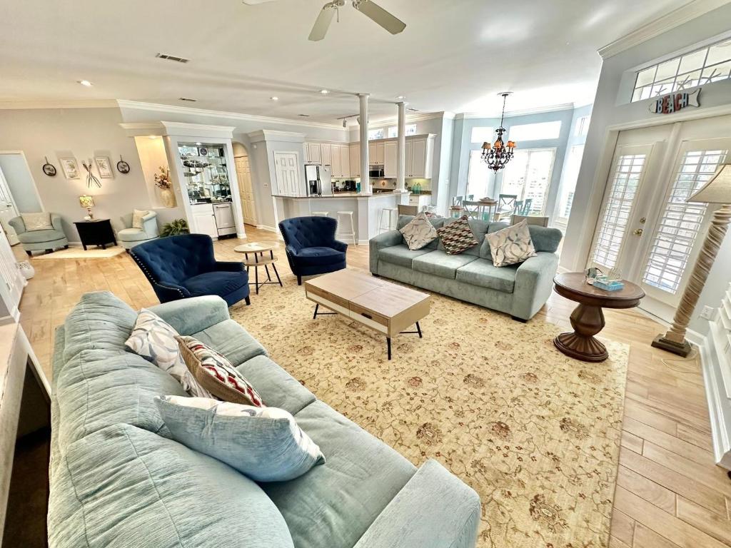 5296 Tivoli By The Sea image