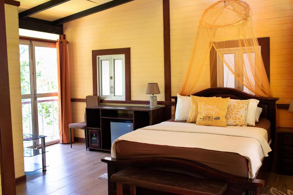 Coyote Rooms photo 3