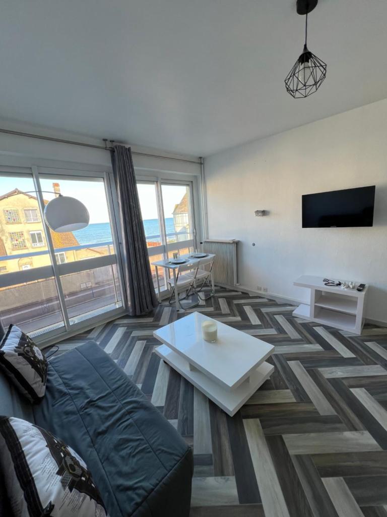Appartement panoramique face mer photo 2
