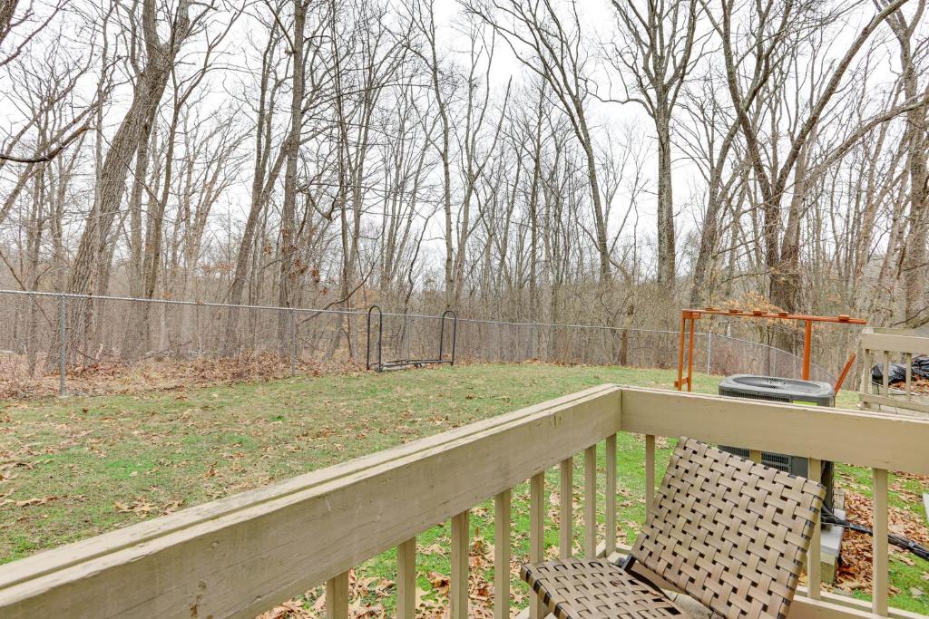 East Stroudsburg Townhouse Less Than 1 Mi to Ski Area! photo 2