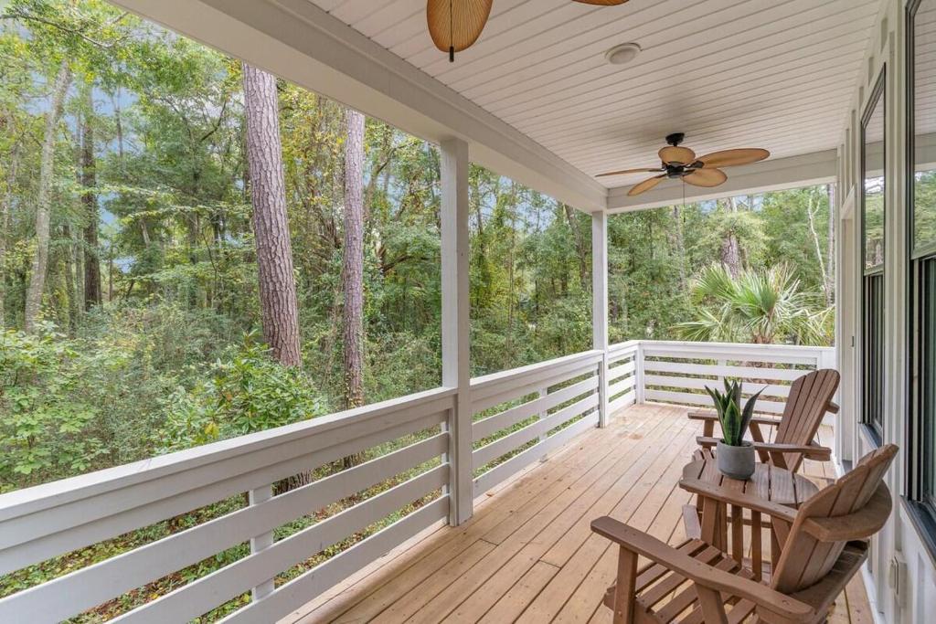 Bright Modern 4 Bedroom House Near Beach photo 1