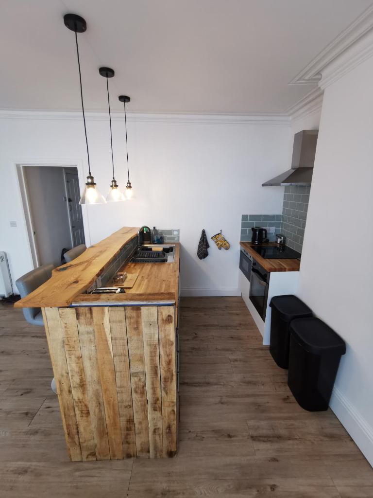 Lovely Seafront 2 bed flat in Aberystwyth photo 2
