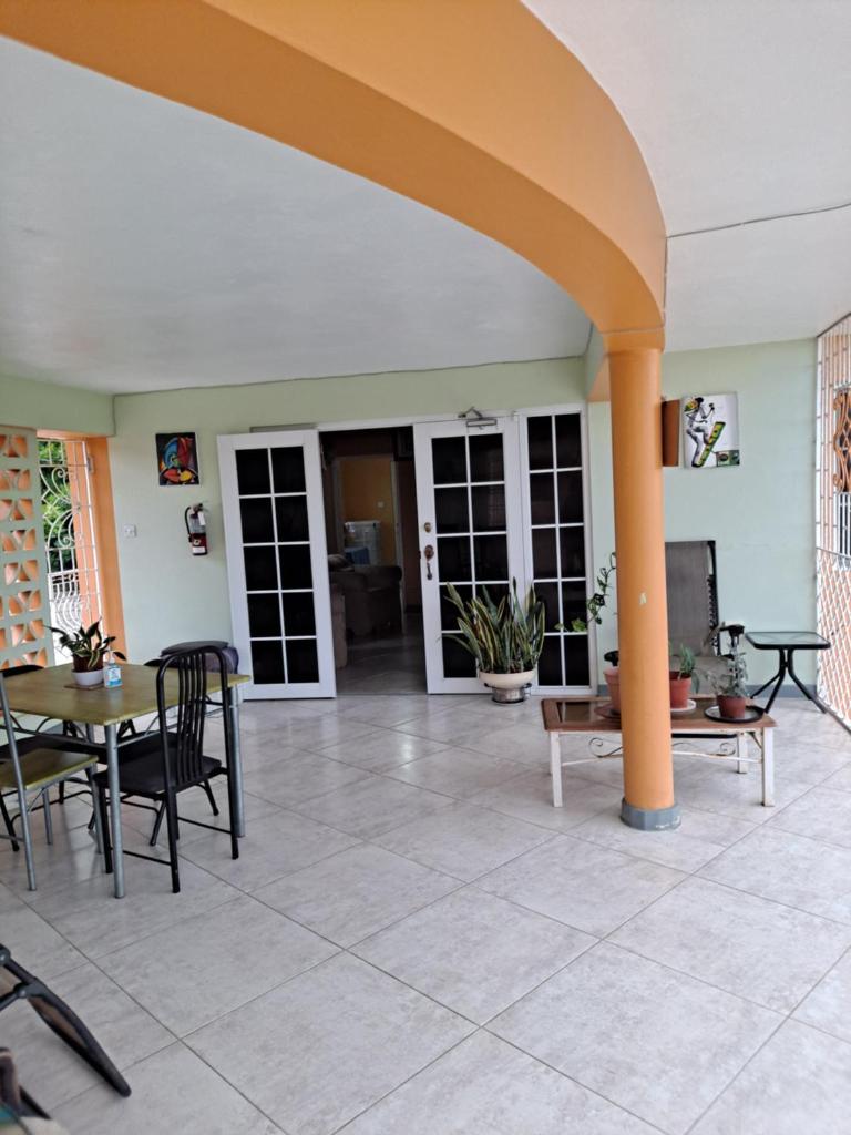 Chaudhry House Montego Bays- 2nd floor apt photo 3