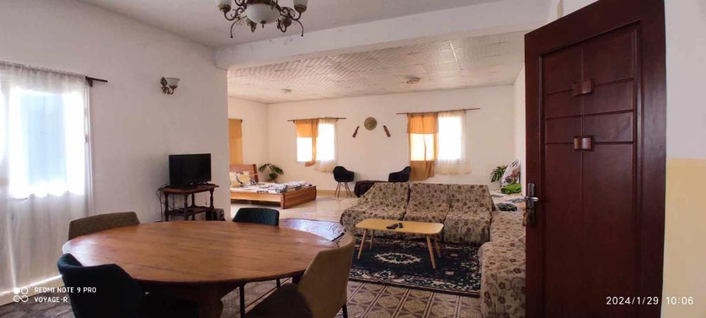 Chez Voyage R