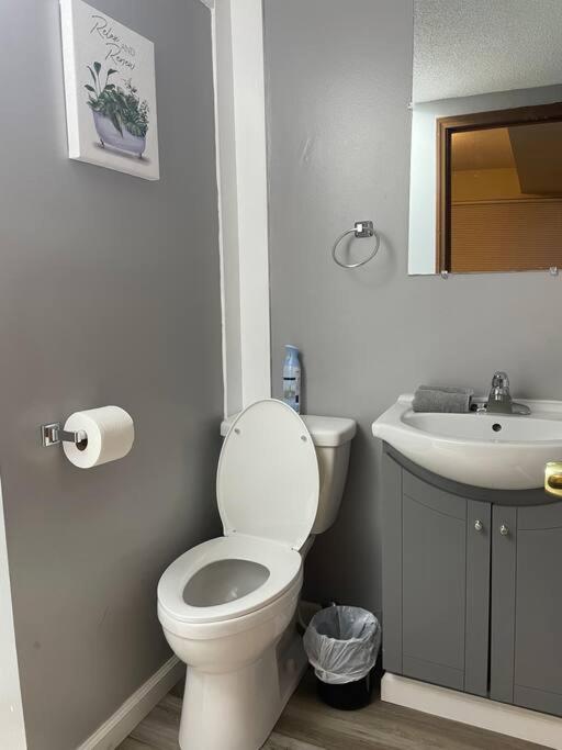 ~Como's Finest ~A Home Away From Home ~Sleeps 10 ~ photo 1