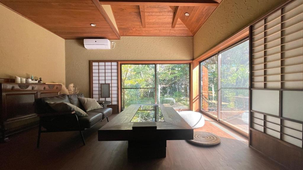 庭付き和モダン平屋の一棟貸し 居庵 iori-ori 小さな森に住む photo 1