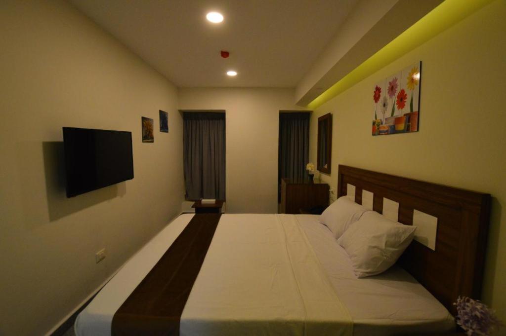 Royal Inn Residence photo 1