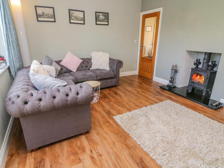 Two Acres- Spacious, delightful, pet free bungalow - Tap to explore photos