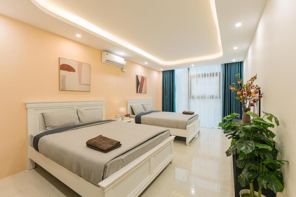 City view/ Central/ Big Bacony/2Br/1’ to lake