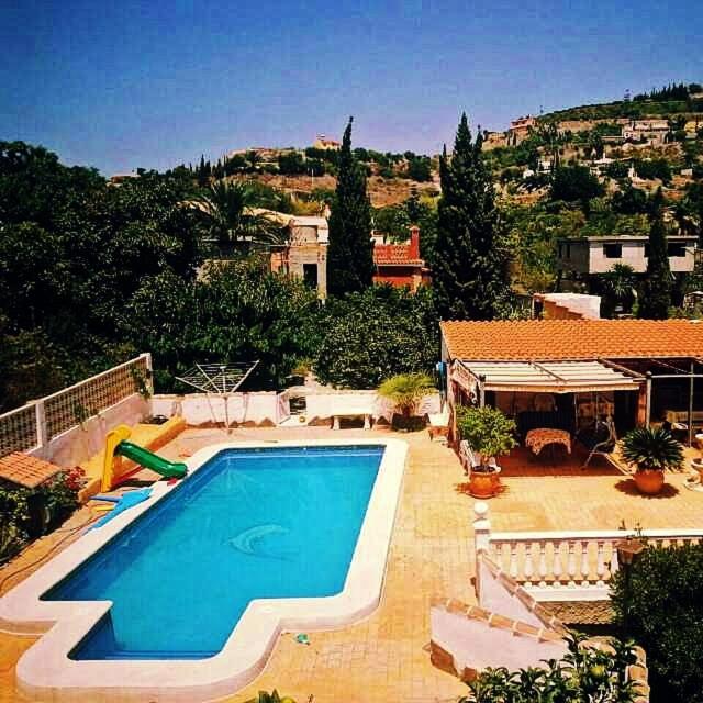 VeLEZ NAZARI CORTIJO LEON photo 1