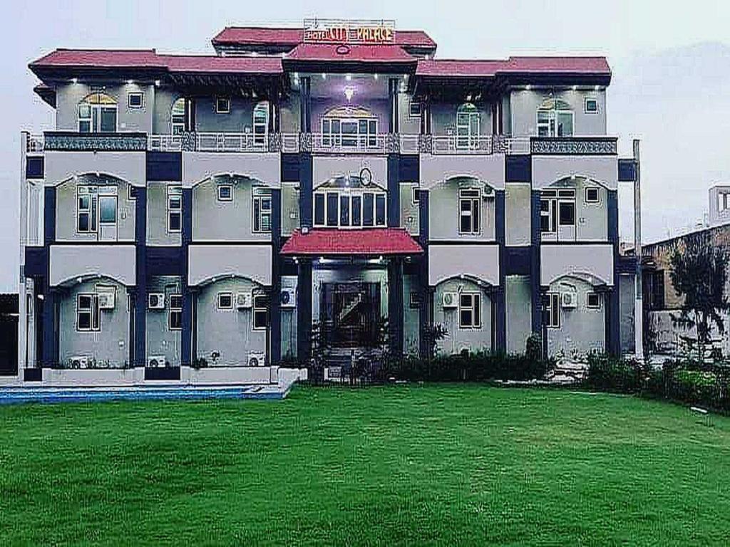 OYO City Palace
