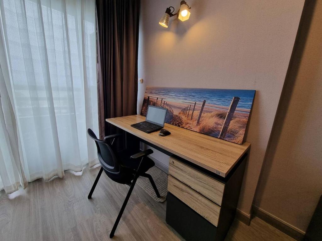 BEACH FRONT modern room + Free hi speed Wi-Fi photo 4