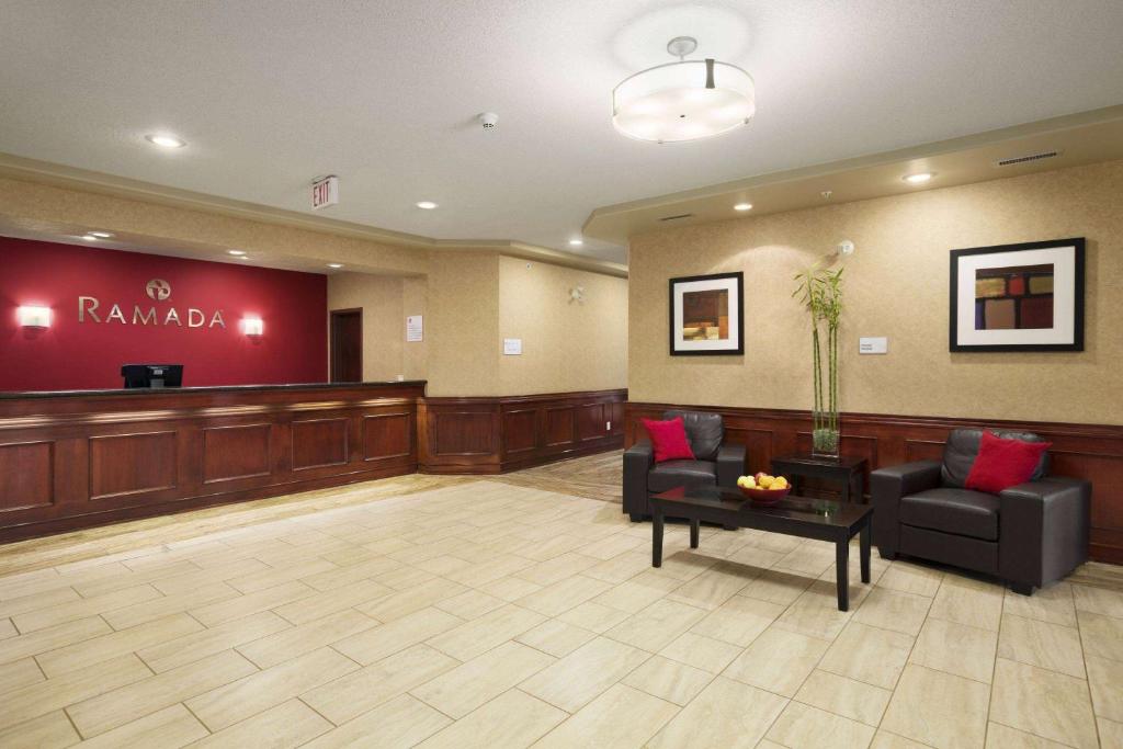 Ramada by Wyndham Edson photo 1