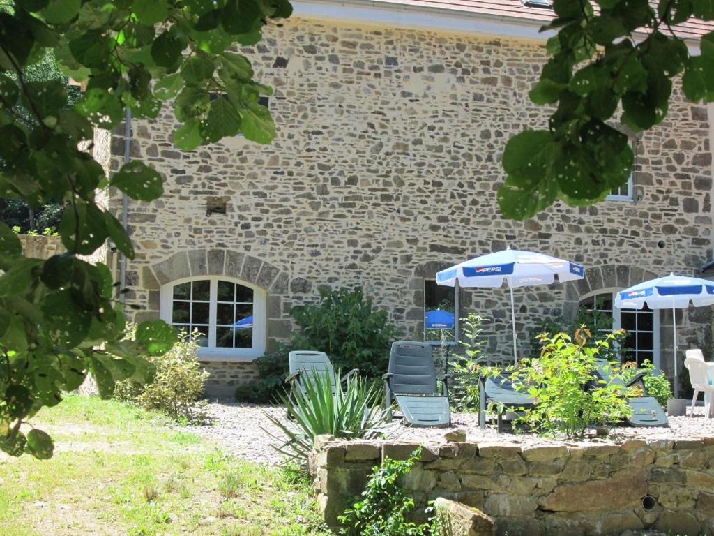Gîte en bord d'étang et de rivière photo 1