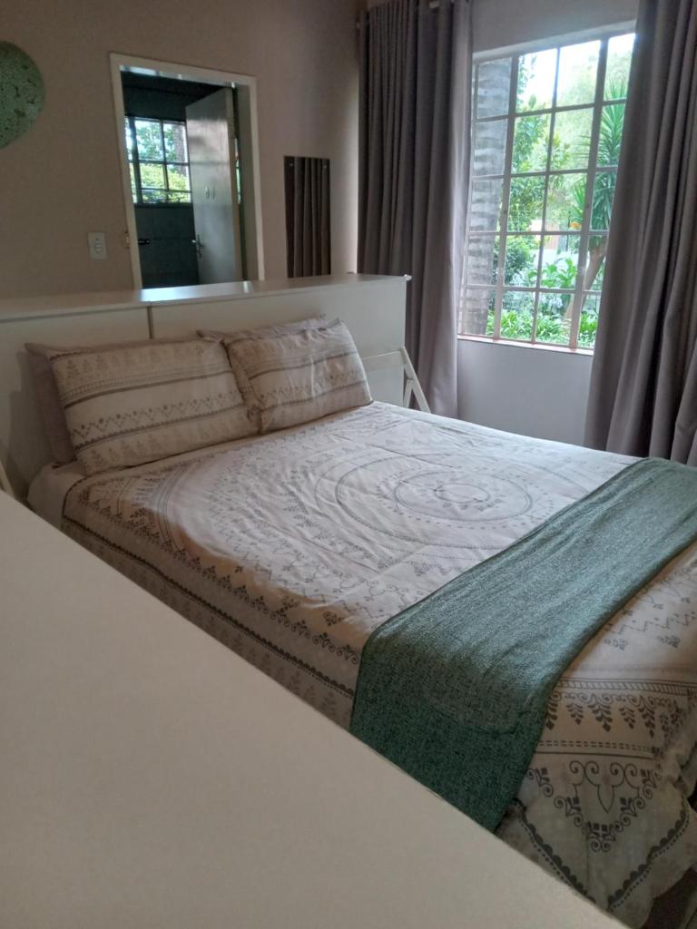 "O Sole Mio" Self catering studio apartment in Bedfordview photo 1