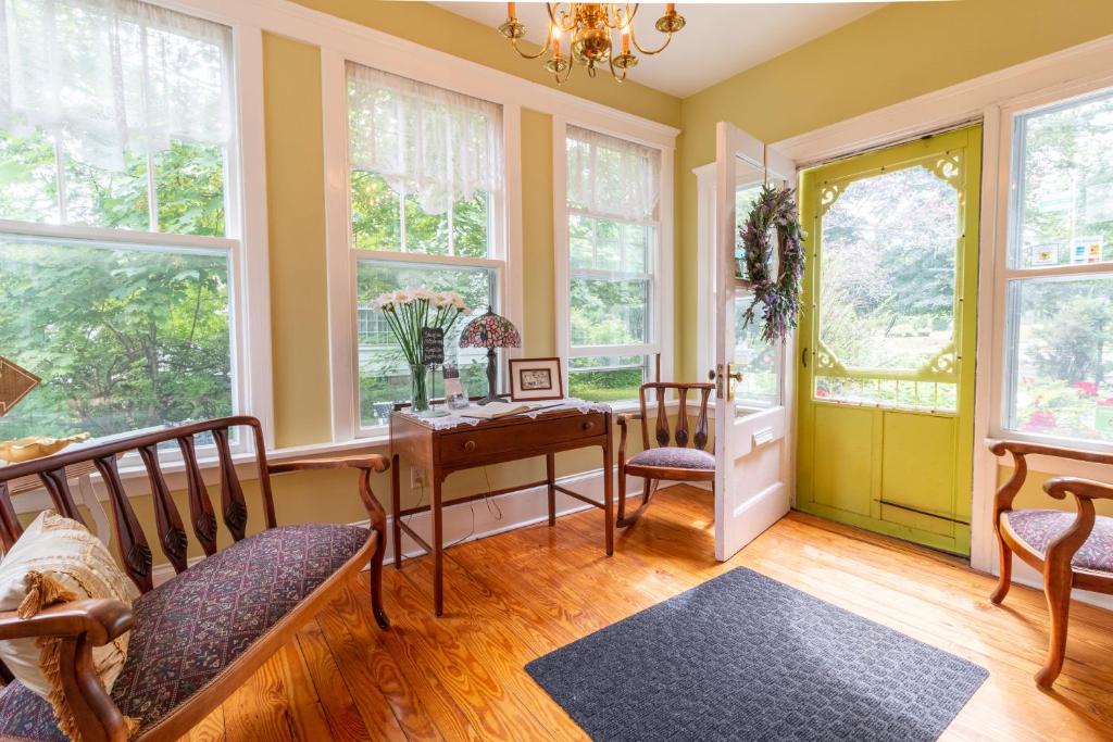 The Dawson House Bed & Breakfast photo 3