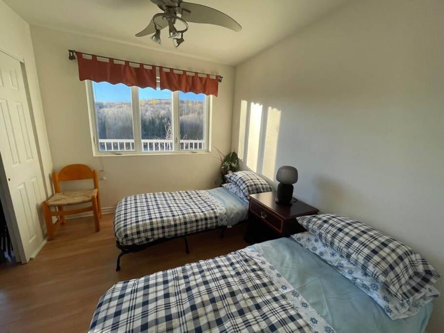 Full Chalet - 6 Bdrm Private / Beachfront / Kayaks photo 1
