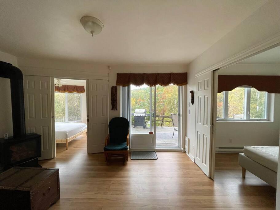 Full Chalet - 6 Bdrm Private / Beachfront / Kayaks photo 3