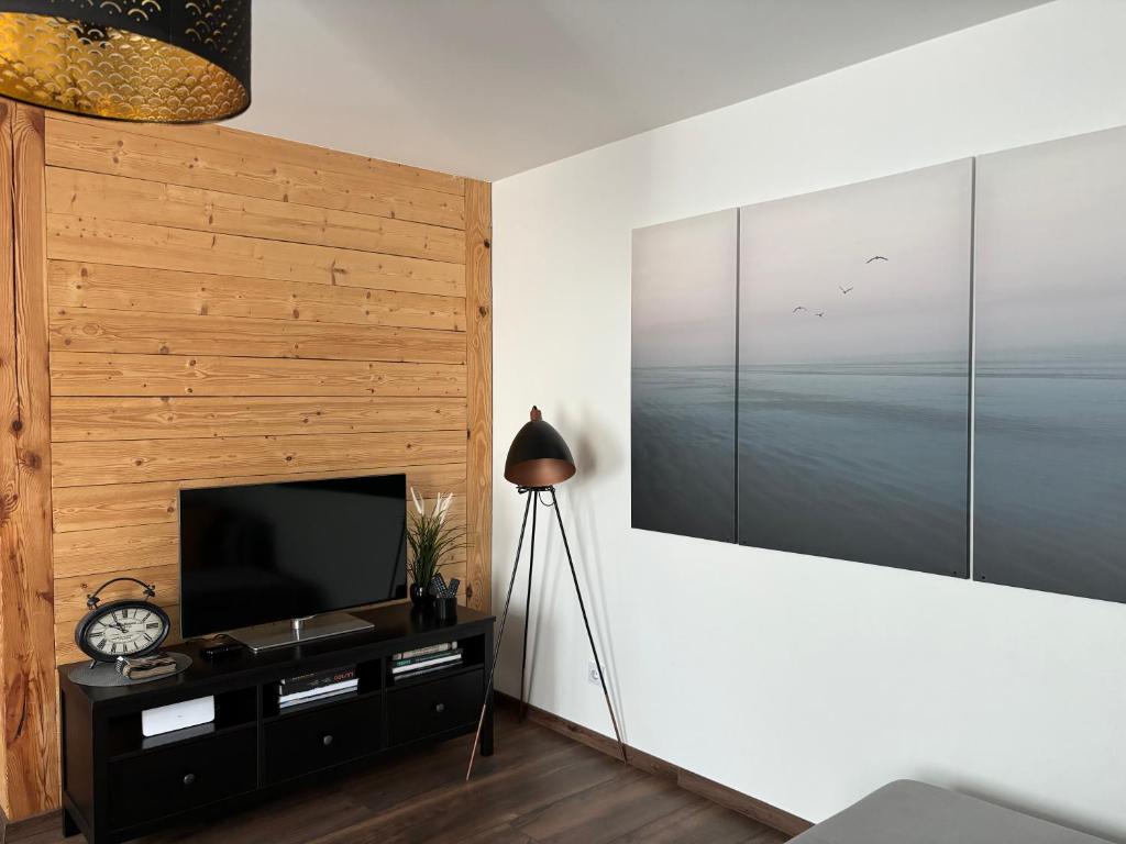 Cozy seaside park apartment photo 4