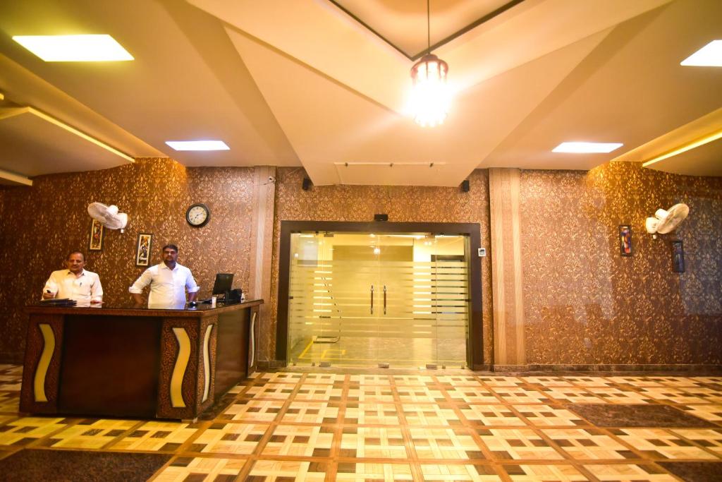 Hotel Trimurti photo 2
