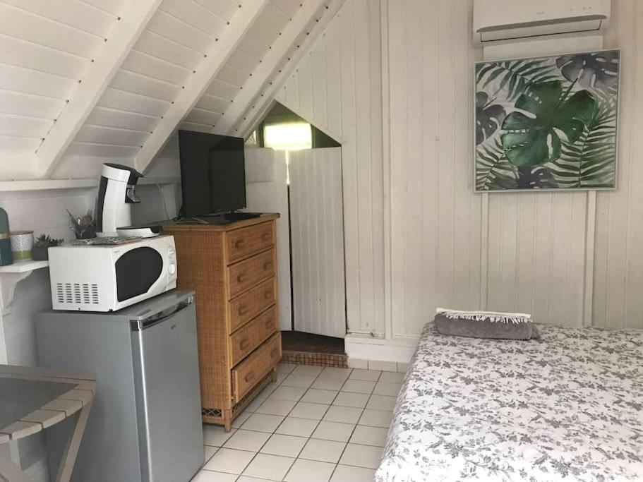 Petite case créole au calme. Salle d'eau. photo 2