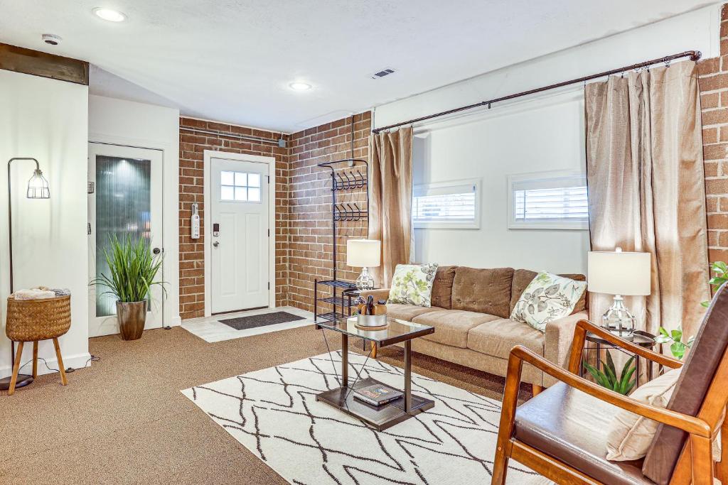 Ohio Studio Centrally Located Near Attractions! photo 1