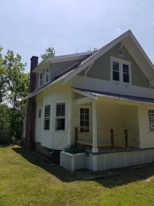 5 minutes by car to OU, 2 Bedroom, 1.5 bath, Wi-Fi