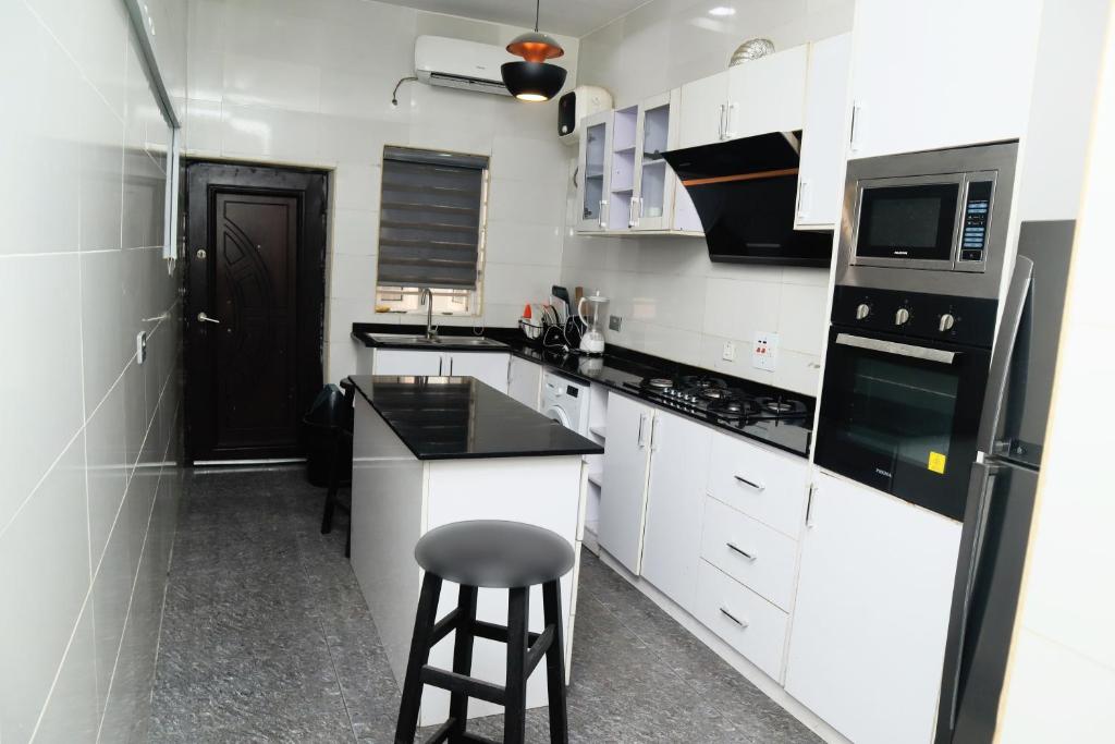 4 bedroom fully detached dope duplex photo 2