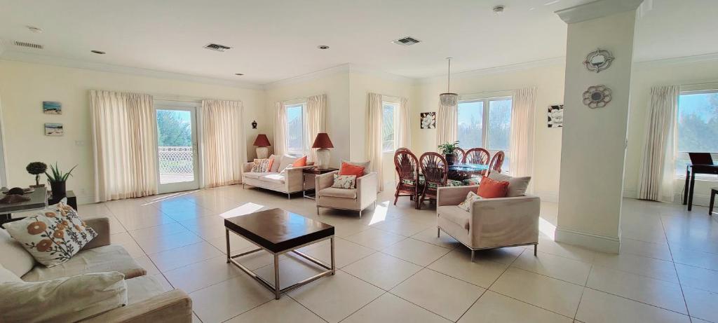 Gated waterfront condo with boat dock and view photo 3