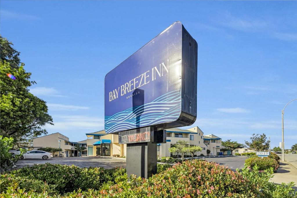 Bay Breeze Inn image