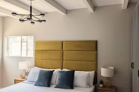 Beachside Bliss Oceanview Apt in Manhattan Beach photo 2