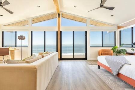 Stay on The Strand Manhattan Beach 3 bedroom photo 1