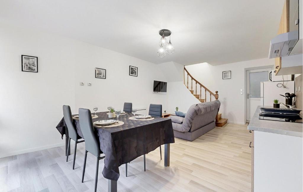 1 Bedroom Pet Friendly Home In St-etienne-en-cogle photo 1