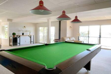 SaliHaven: Oceanfront 4Bedrooms 5Beds 3 5Bath photo 4