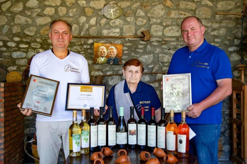 Brothers khutsishvili wine cellar photo 2