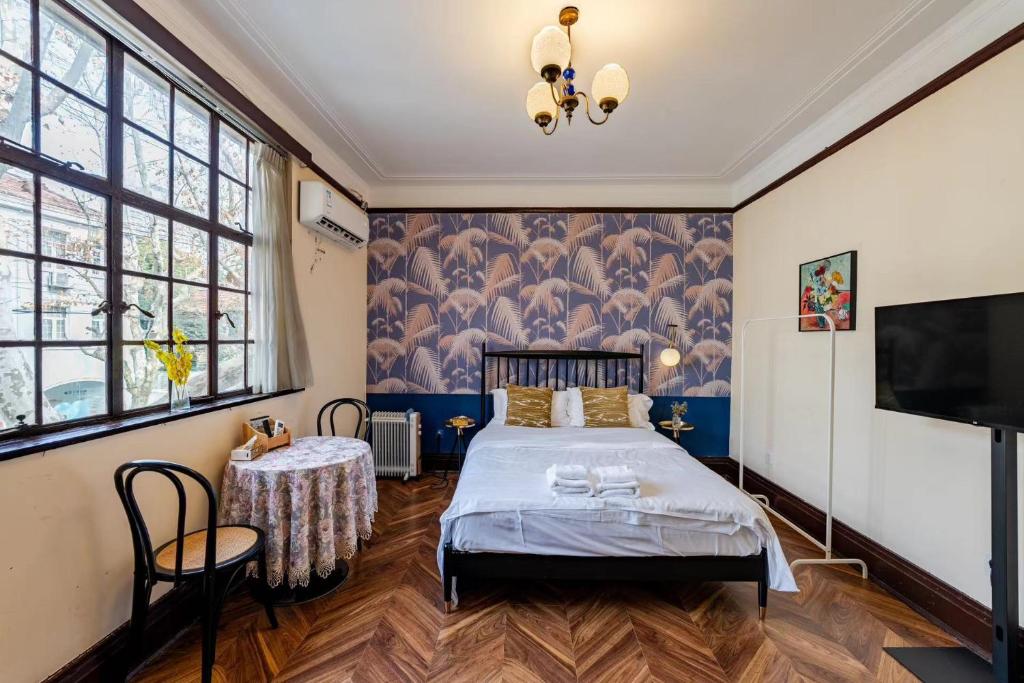 Shanghai Century Old House Downtown B&B