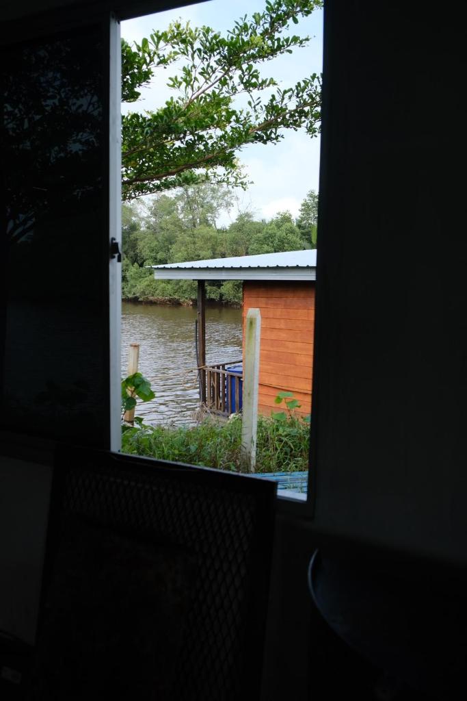 Hj Hassan Floating Cabin photo 4